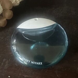 A Drop d’Issey Eau de Parfum Fraiche